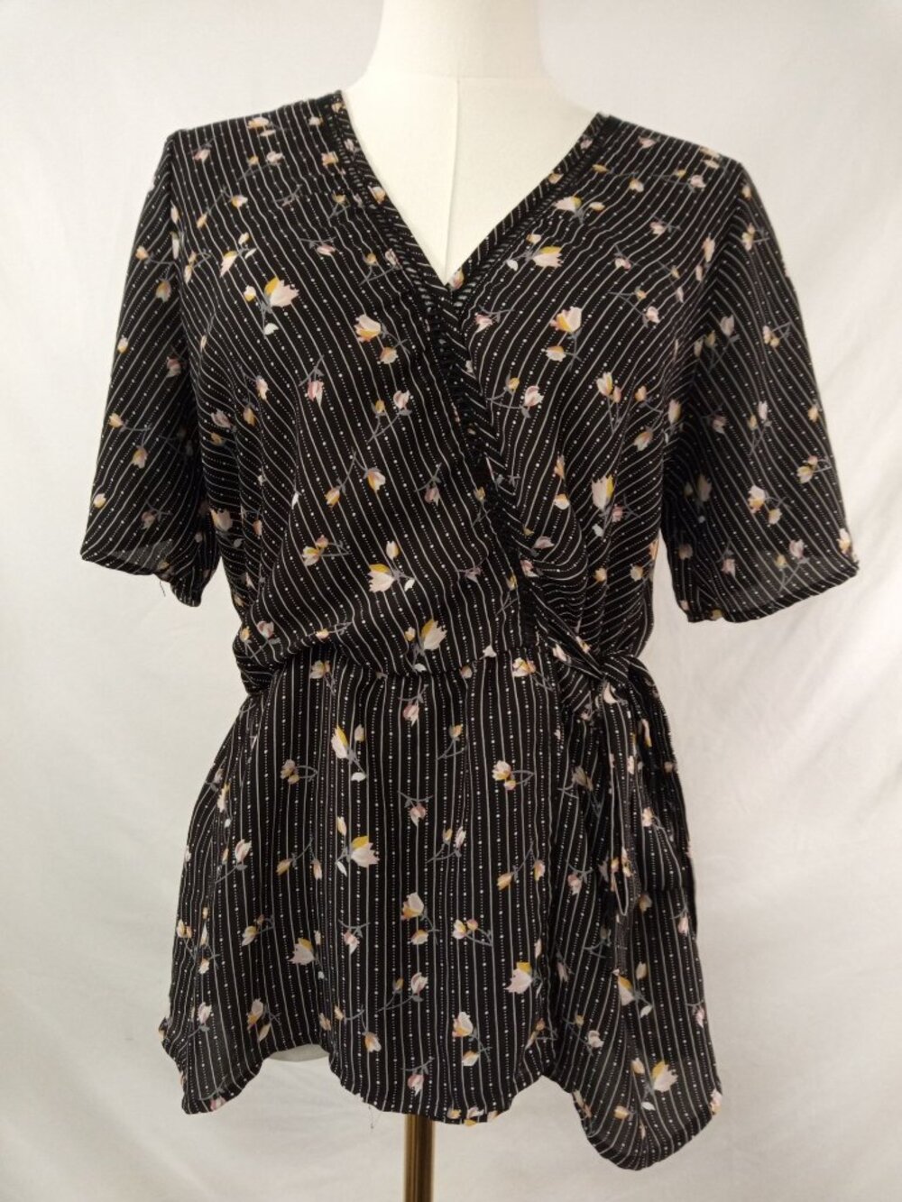 Sienna Sky Women's Black w/Pink Floral Blouse Size Medium